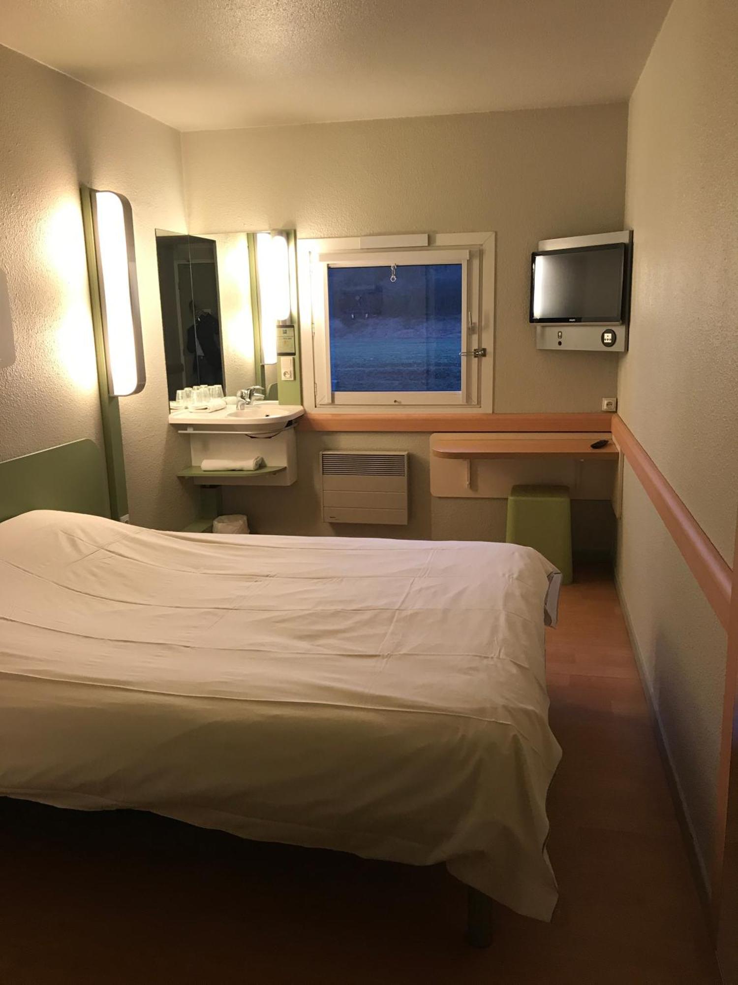 Ibis Budget L'Isle Adam Exterior photo
