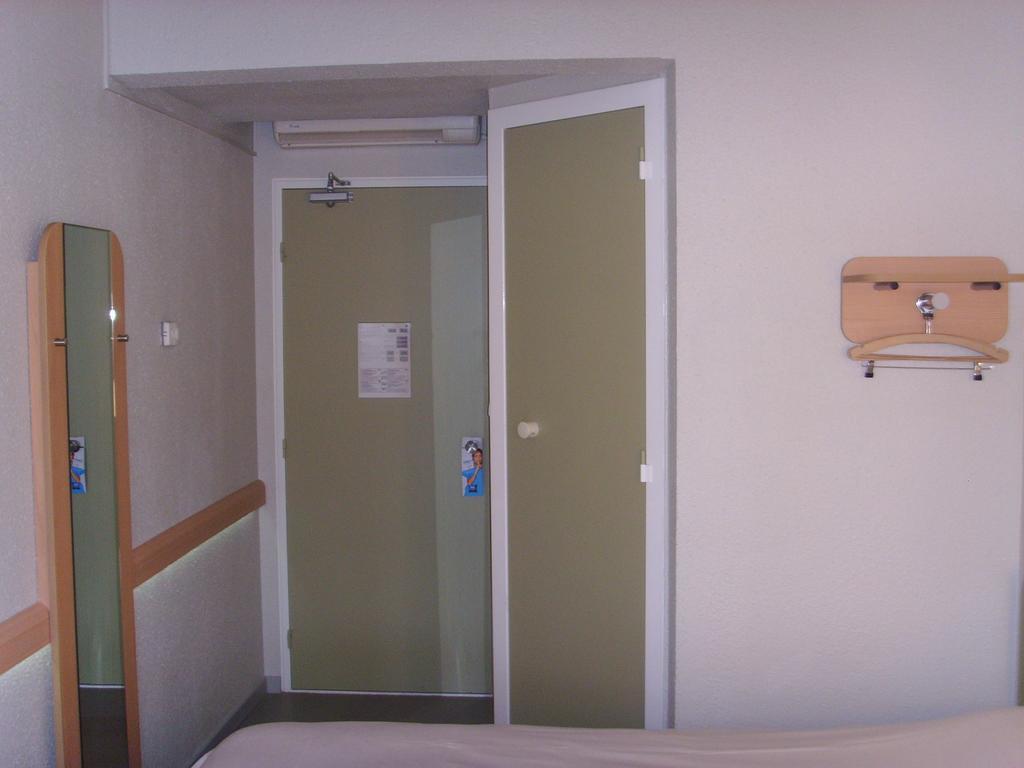 Ibis Budget L'Isle Adam Room photo